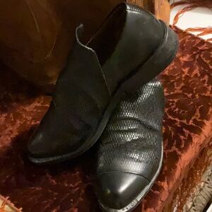 AS98  Textured Slip-On Shoes 37/7